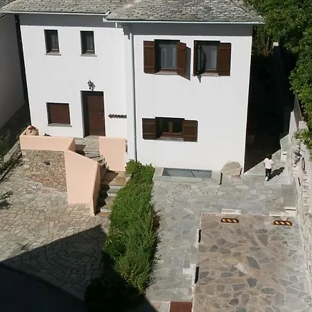 Chiron Case de vacanță Mourésion